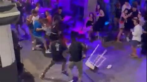 Batalla campal en la zona de ocio de Sitges con varios heridos